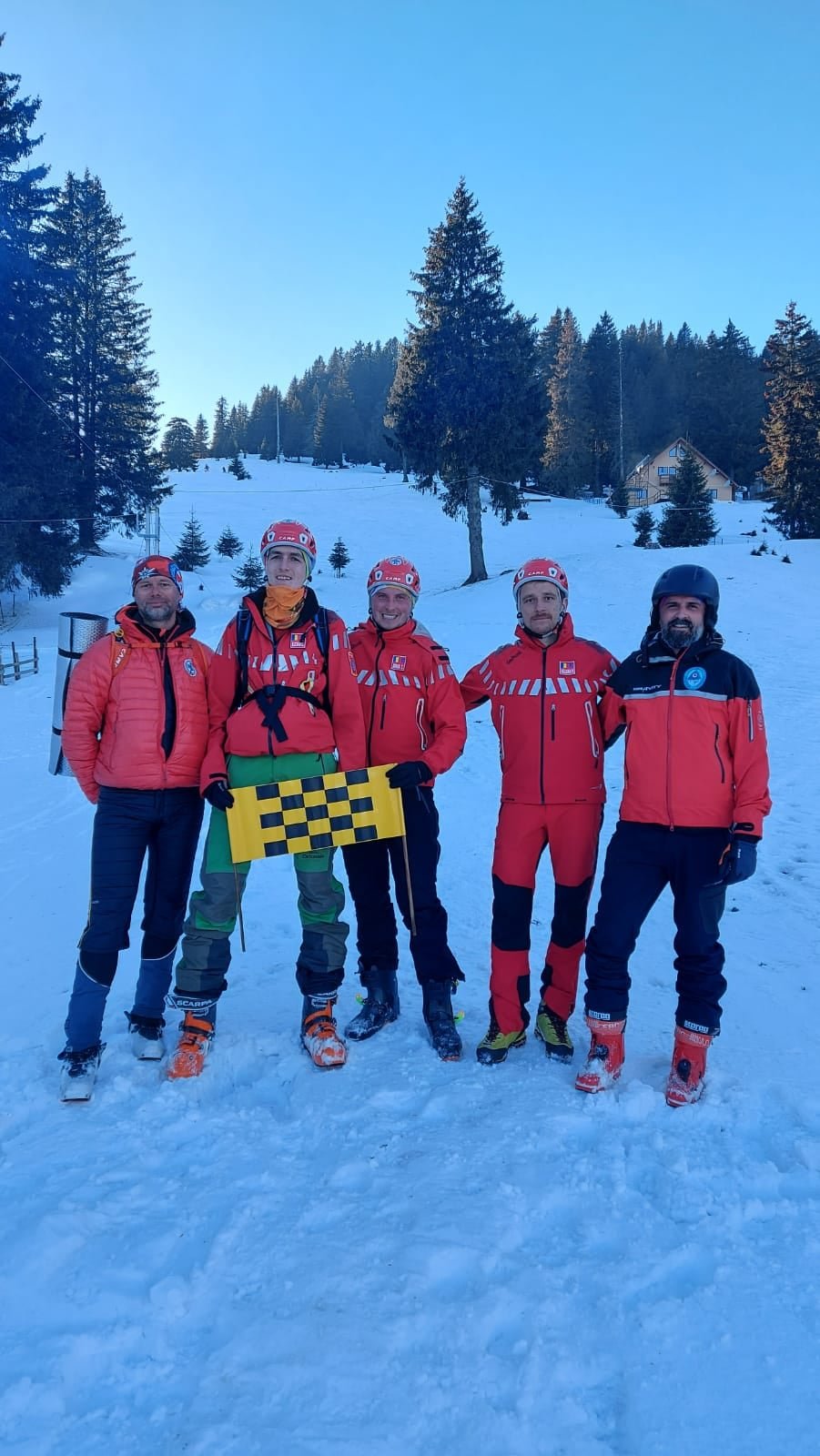 Patru aspiranți clujeni și un instructor la Școala Națională de Iarnă Salvamont