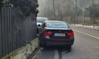 Oprire interzisă pe o stradă din Cluj-Napoca, dar cui îi mai pasă?