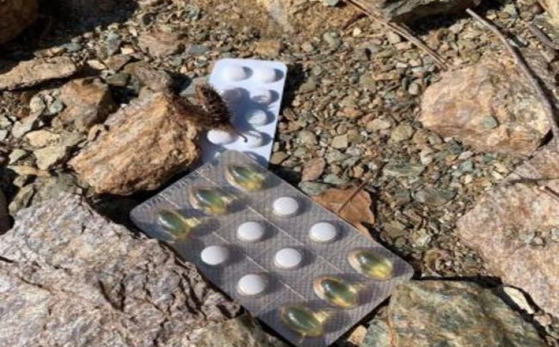 9 saci cu medicamente, adunaţi de la Tarniţa. Nu a fost afectată calitatea apei