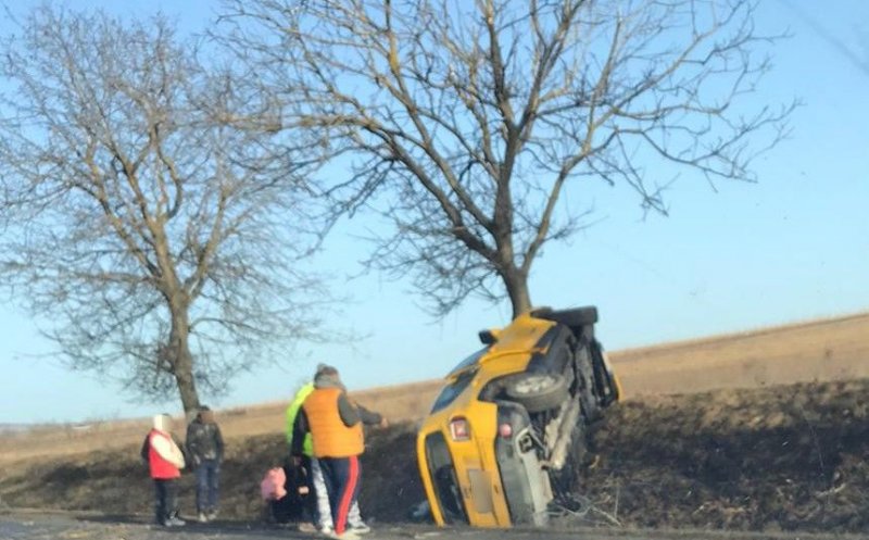 Accident la Tureni. A "parcat" maşina în copac şi a supravieţuit!