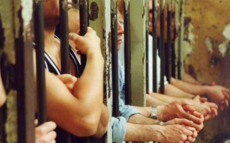 Masacru între bande rivale dintr-o închisoare. 80 de deţinuţi au fost ucişi