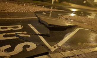 S-a surpat drumul în Piaţa Avram Iancu după o avarie la magistrala de apă