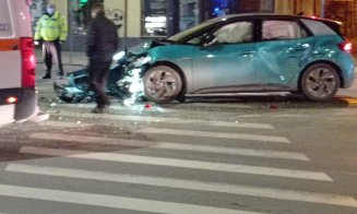ACCIDENT la Cluj-Napoca. Nu a acordat prioritate unei ambulanţe aflată în misiune