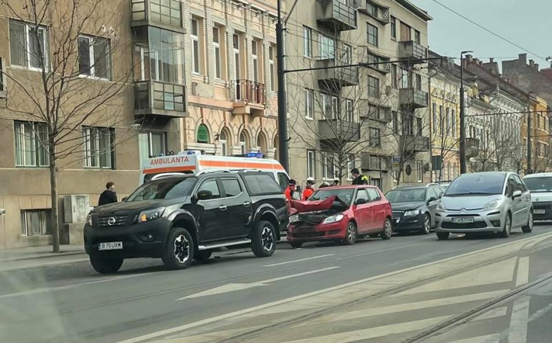 Accident în lanț pe Horea. Intervin ambulanța și descarcerarea