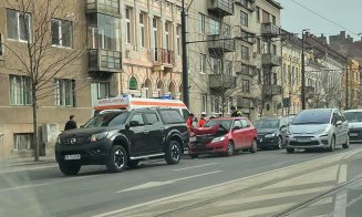 Accident în lanț pe Horea. Intervin ambulanța și descarcerarea