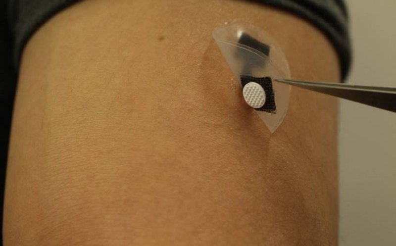 S-a inventat un plasture care îți permite să te vaccinezi singur