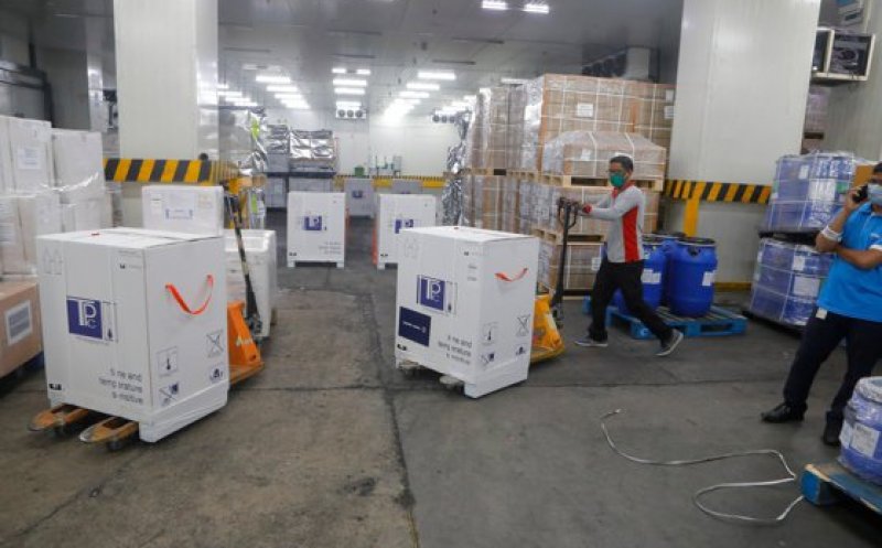 Peste 200.000 de doze de AstraZeneca sunt în drum spre România. Când ajung în țară