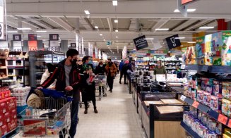 Puhoi de oameni la cumpărături în Kaufland Mănăştur. Adio distanţare!
