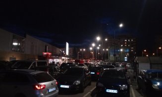 Puhoi de oameni la cumpărături în Kaufland Mănăştur. Adio distanţare!