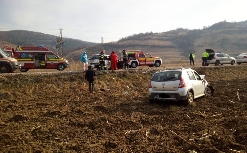 Accident cu răniți pe un drum din Cluj. A fost solicitată descarcerarea