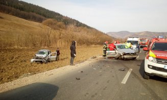 Accident cu răniți pe un drum din Cluj. A fost solicitată descarcerarea