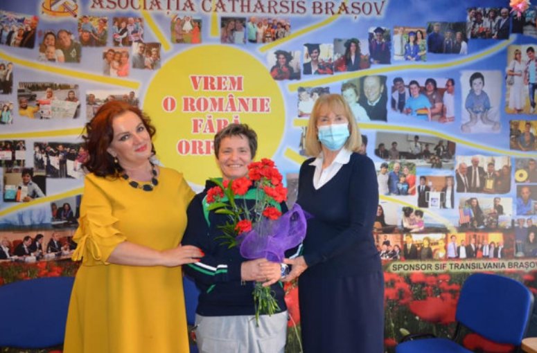 Visul unui copil crescut la orfelinat „Să mă strângă şi pe mine mama în braţe!”