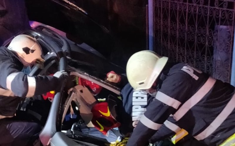 ACCIDENT GRAV la Cluj. Un şofer a murit după ce a intrat pe contrasens şi s-a izbit de un cap de pod