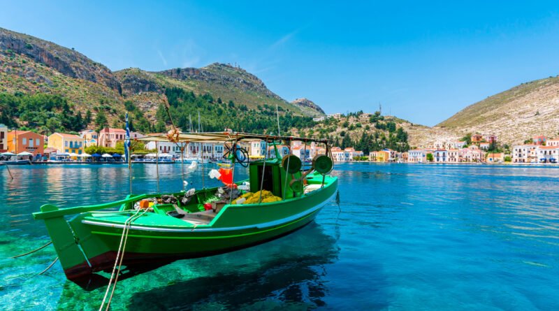 Insula din Grecia liberă de COVID care îşi aşteaptă turiştii. Toți locuitorii au fost vaccinați