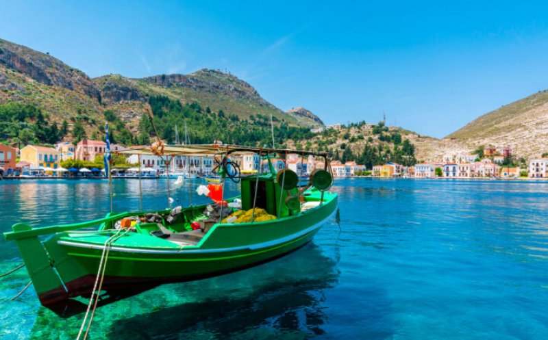 Insula din Grecia liberă de COVID care îşi aşteaptă turiştii. Toți locuitorii au fost vaccinați