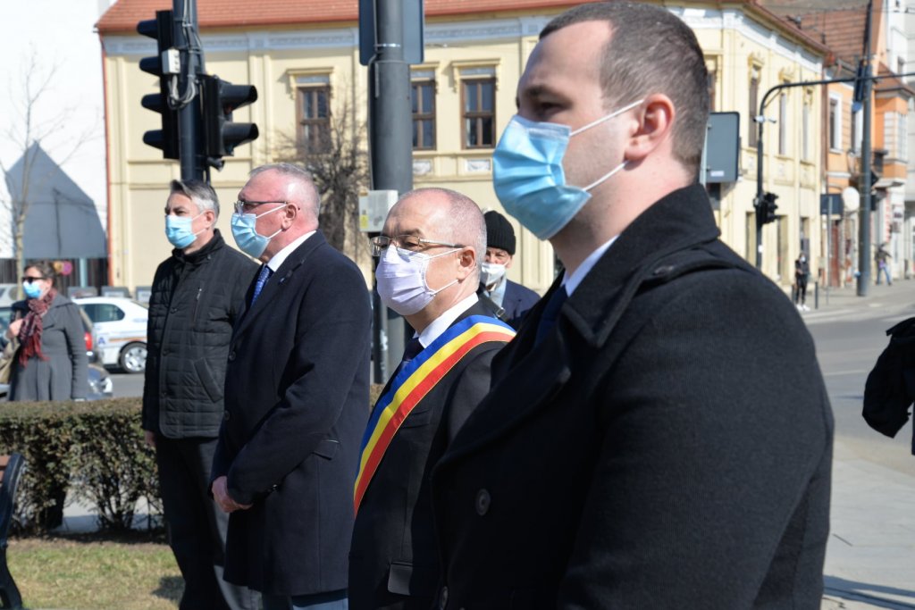 Omagiu la Cluj, cu ocazia Zilei Deținuților Politici Anticomuniști. Boc și noul prefect, umăr lângă umăr