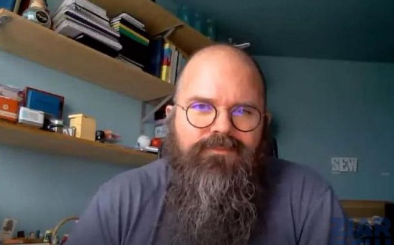 Răzvan Cherecheş: Decizia de suspendare a vaccinării cu AstraZeneca este una politică. "Cei care urmează să faceți prima doză sau rapelul, mergeți liniștiți să îl faceți"