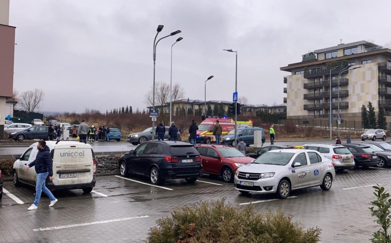 Accident pe Bună Ziua. Două fete, lovite în plin pe trecere de pietoni