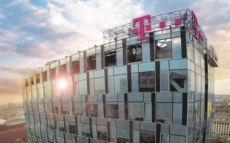 Percheziții la Telekom. Compania, acuzată că a umflat prețurile