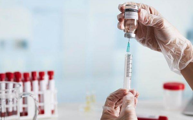 Peste 44.000 de români s-au vaccinat anti-COVID, în ultimele 24 de ore. Câte reacții adverse au fost