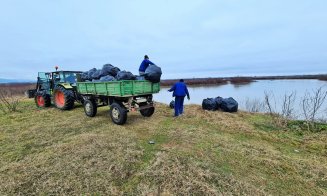 Angajații Apelor Române au curățat lacul Gilău și Someșul