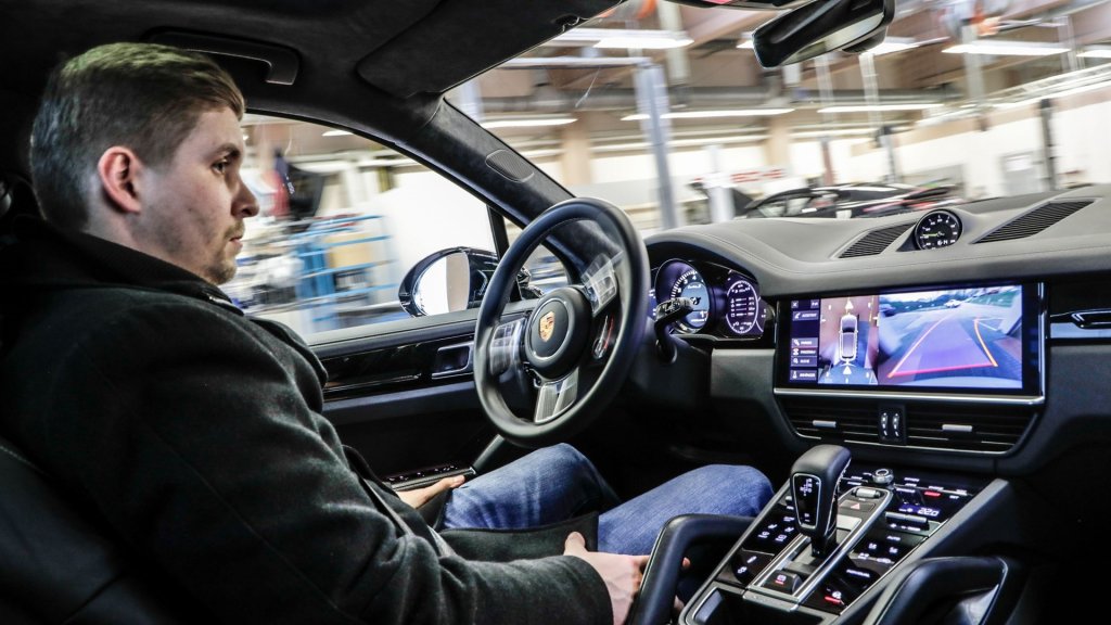 Porsche testează mașina autonomă la Cluj. “Încercăm să o învățăm cu șoferii agresivi”