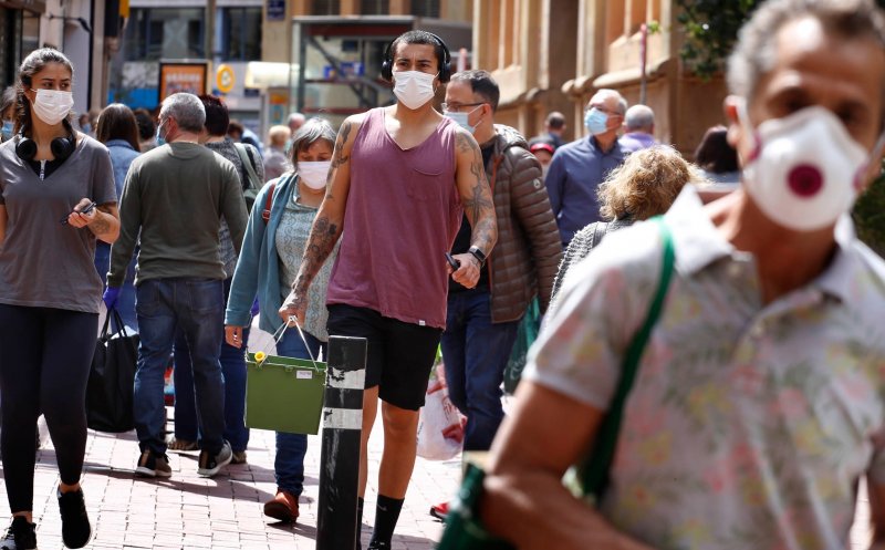 Ţara din Europa unde rişti de astăzi amenzi până la 30.000 de euro dacă nu porţi mască pe stradă