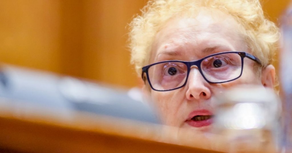 Avocatul Poporului îi cere premierului să explice de ce nu a publicat în Monitorul Oficial hotărârile CNSU
