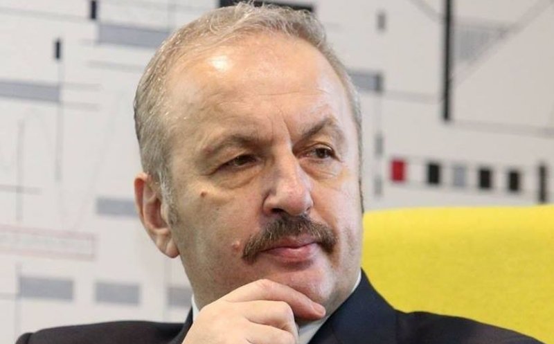 Vasile Dîncu, despre protestele anti restricţii: "Oamenii consideră unele măsuri iraționale. Guvernanții incită strada: spun că sunt fasciști și teroriși sau analfabeți"