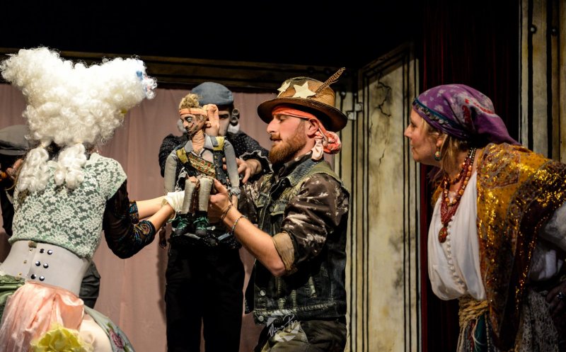 Teatrul „Puck” din Cluj continuă spectacolele online. Ce poți vedea săptămâna asta