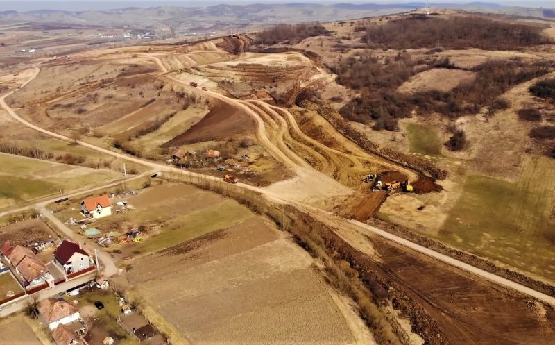 Autostrada Transilvania: Se lucrează în forță pe două tronsoane de pe dealurile de lângă Cluj-Napoca