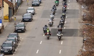 Spectacol motoristic pe străzile Clujului. Au rulat "cot la cot" cu polițiștii