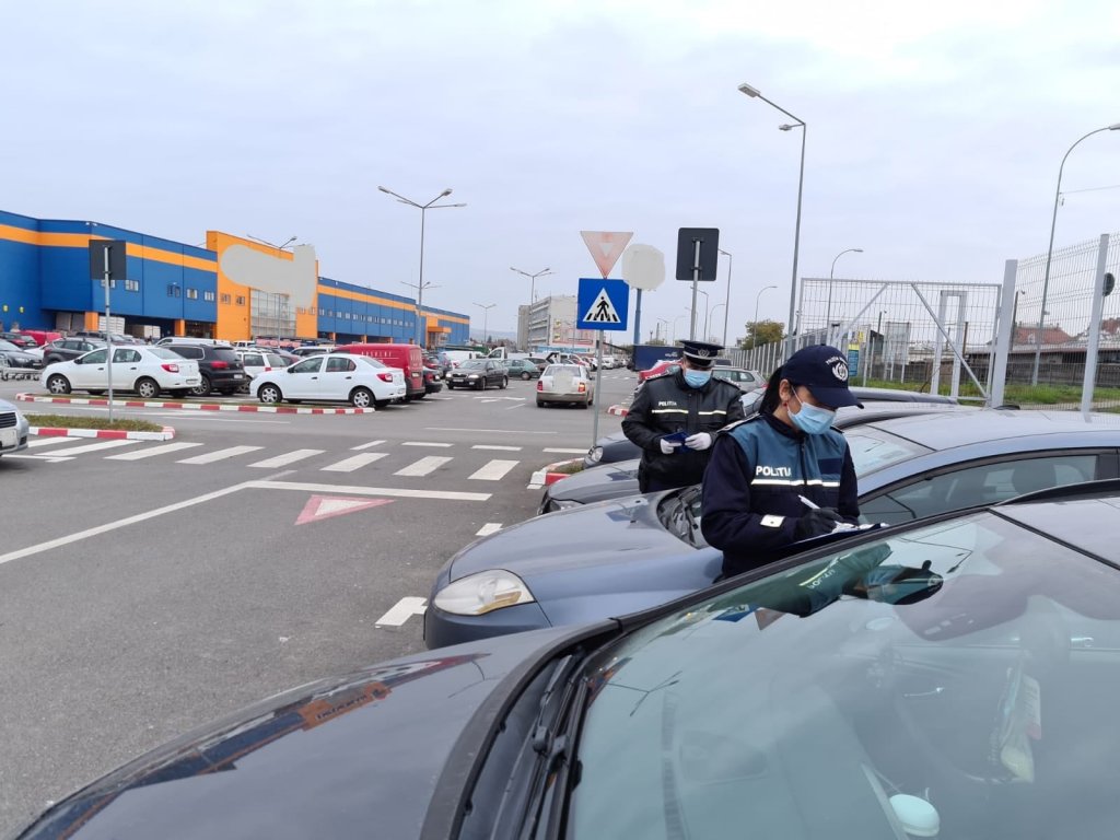 Polițiștii clujeni au descins în baruri, pe terase și la "păcănele". Amenzi de 21.000 de lei