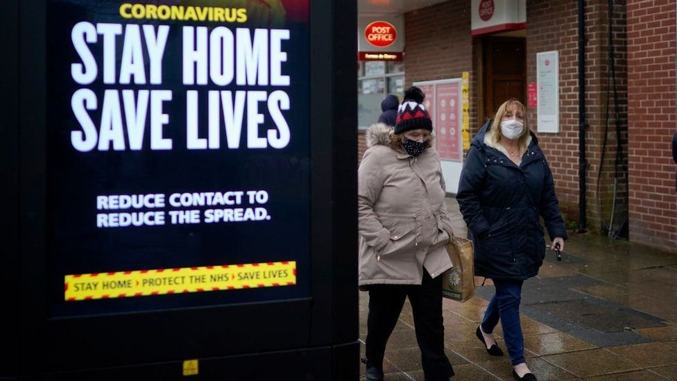 Doar 10 decese în Marea Britanie. Peste jumătate din populaţie a fost vaccinată cu cel puţin cu o doză
