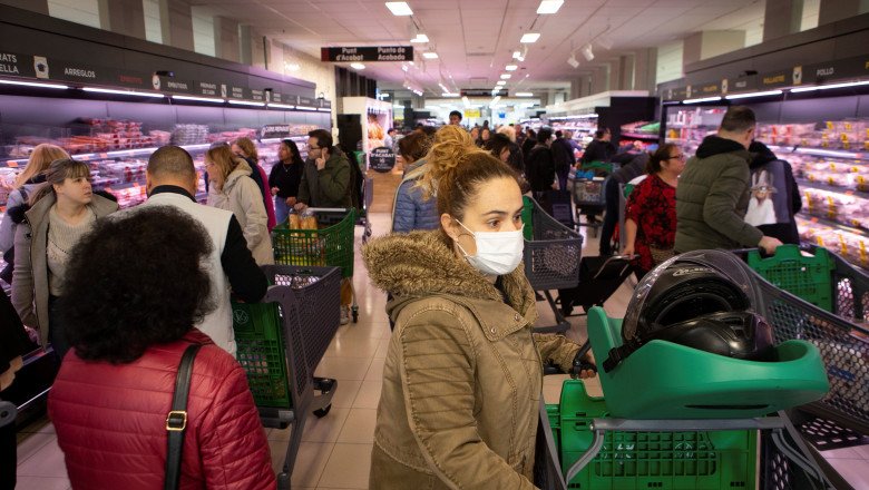 Răzvan Cherecheş, despre închiderea magazinelor la ora 18: Rata de transmitere a virusului este direct corelată cu nivelul de interacţiune între oameni