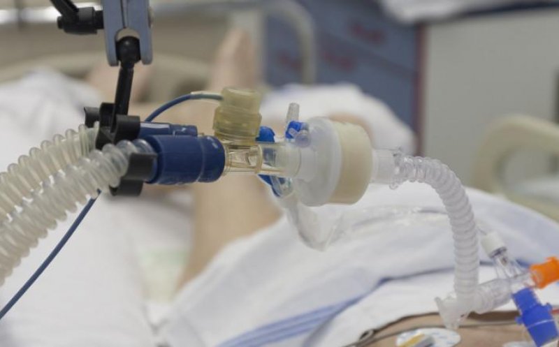 COVID s-a schimbat. Sunt pacienți care ajung la spital în a 12-a, a 13-a zi. Unii dezvoltă forme „brutal de violente”