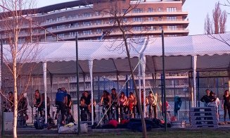 Cum fentează clujenii portul măştii în aer liber, deşi masca e obligatorie