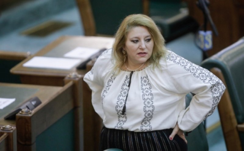 YouTube amenință că va închide pagina Senatului deoarece  Diana Şoşoacă instigă la nepurtarea măştii
