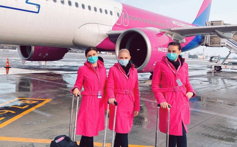 Wizz Air, obligată să reangajeze oamenii dați afară pe motiv de salarii mari