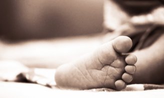 Pruncucidere la Cluj: Bebeluș mort după ce mama l-a născut pe ascuns, acasă şi l-a abandonat în cadă