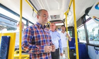 Emil Boc aminteşte din nou de transportul public gratuit pentru cetățeni în zilele de vineri