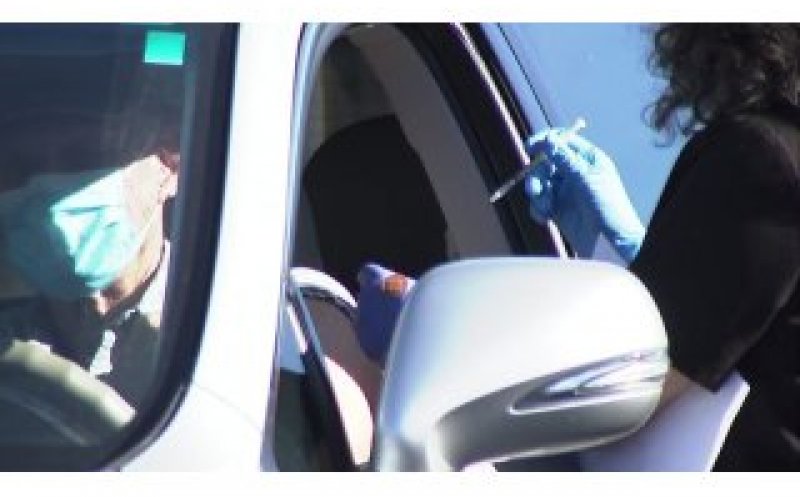 Clujenii se pot vaccina de luni în centrul drive through de la Sala Sporturilor. Ce program va avea și care este procedura