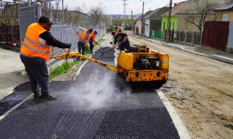 Continuă modernizarea la Turda. A început asfaltarea pe două străzi importante