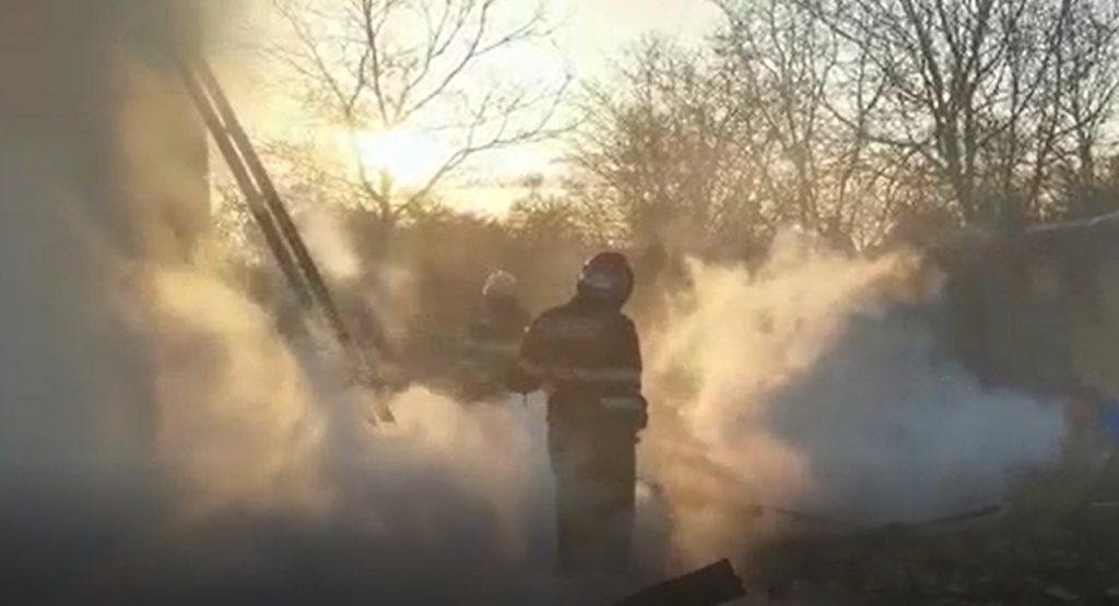 Incendiu la Viișoara. Flăcările au cuprins o întreagă gospodărie