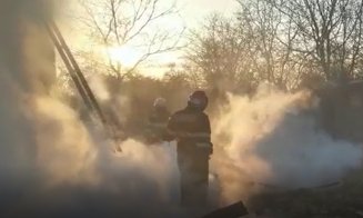 Incendiu la Viișoara. Flăcările au cuprins o întreagă gospodărie