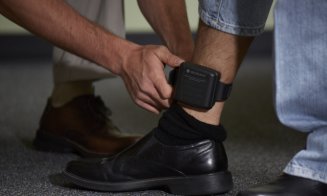 Brățări electronice pentru agresorii împotriva cărora s-au emis ordine de protecție. Anunțul deputatului Radu Moisin