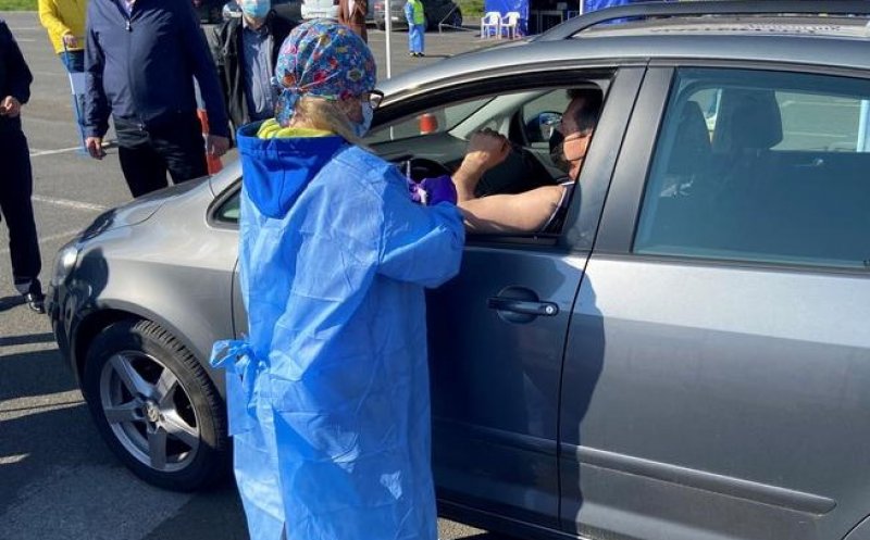 Luni se deschide centrul de vaccinare drive-through din Cluj-Napoca. Boc: „Maratonul continuă, în final toți vom fi învingători!”