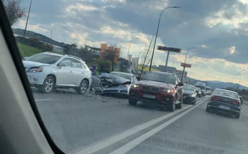 Accident la intrarea în Cluj-Napoca, dinspre Florești. „Aglomerat pentru că toți stați și vă holbați”
