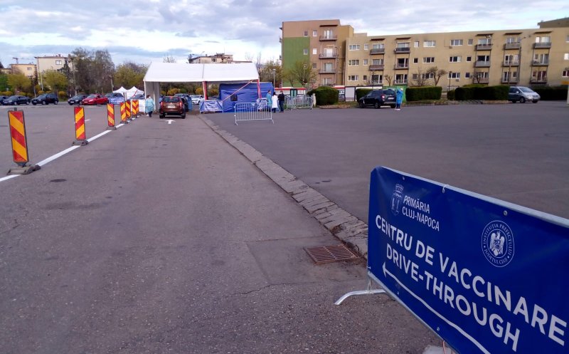 Pustiu la centrul de vaccinare drive-through de la Cluj-Napoca, cu două ore înainte de închidere