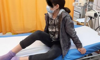 Fetiţă atacată de o haită de câini în Floreşti. Nu i-a venit în ajutor nimeni de pe stradă